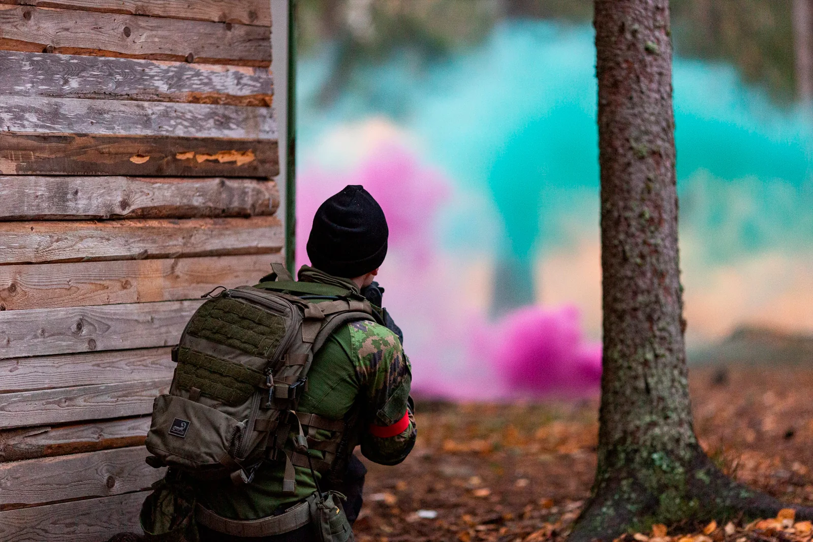 Airsoft-pelaajia Vihtijärven pelialueella